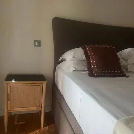 Prestige, Cour Paoli *