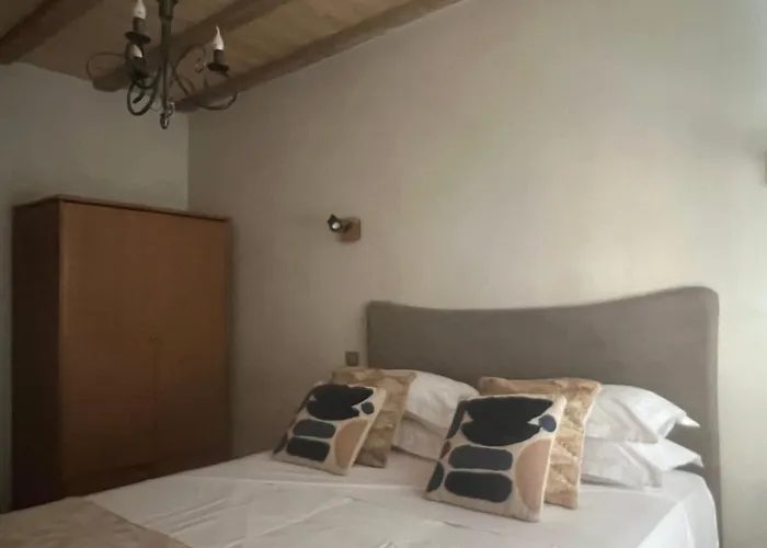 Prestige, Cour Paoli Corte (Corsica)